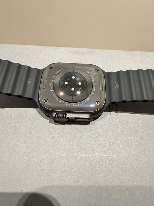 Apple watch ultra 2 black, как новый, гарантия до 02.2027, акк 100%