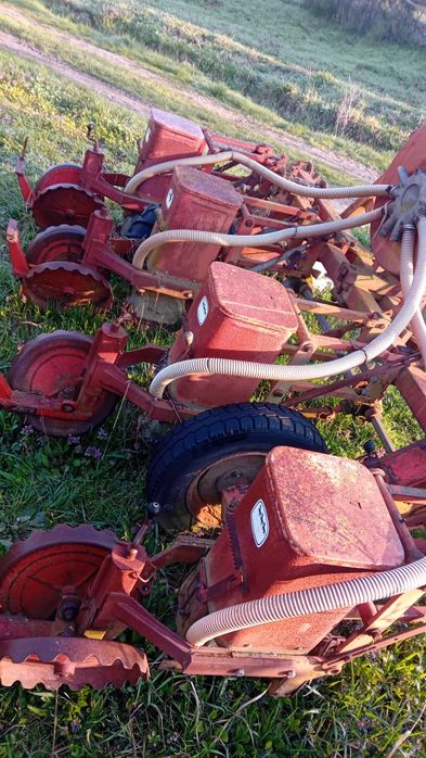 Semănătoare 4 rânduri