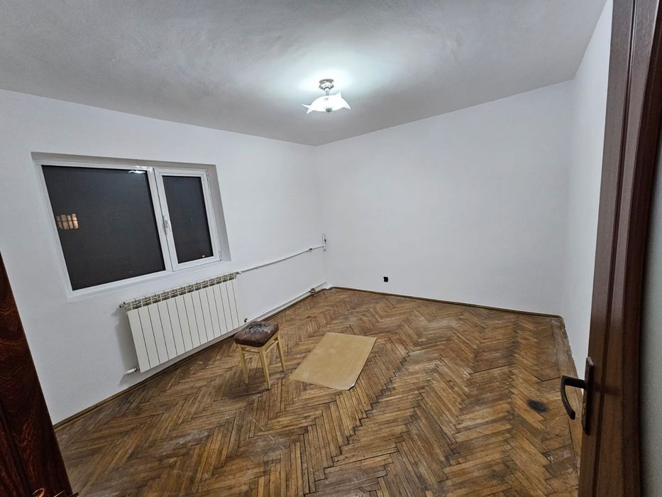 Vând apartament zona tabaci