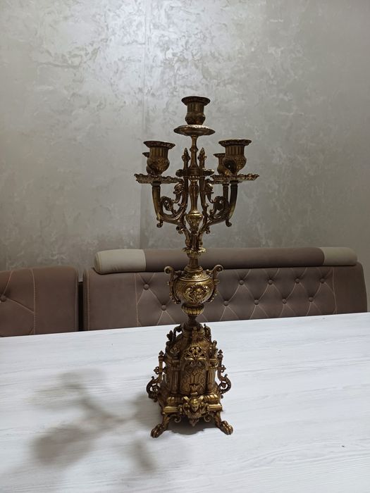 Продаётся Бронзовый Подсвечник шамдон