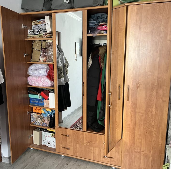 Продам шифоньер для спальни