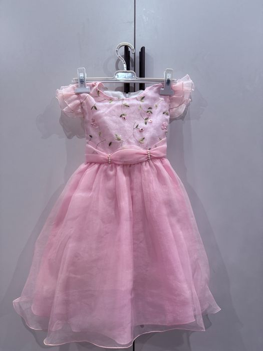 Розовое платье для девочки 5 лет