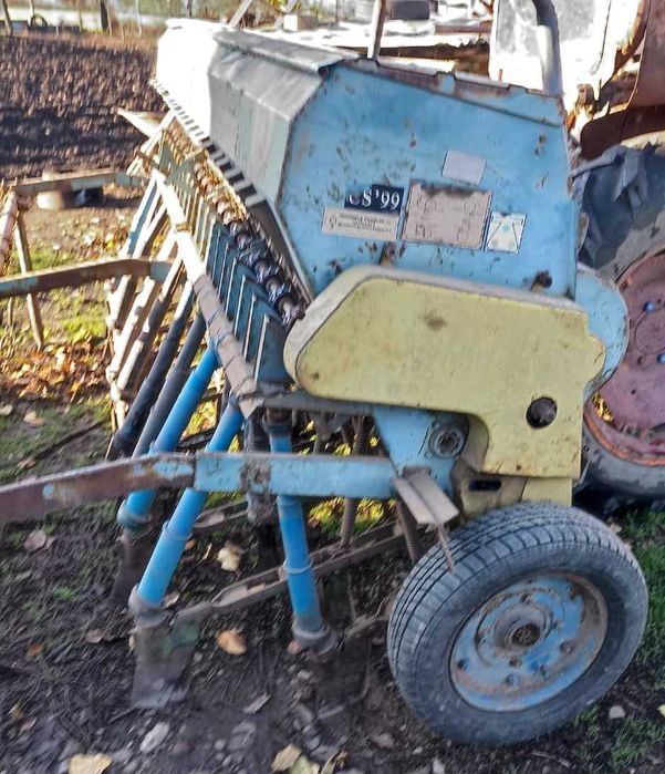 Semanatoare 21R, Prasitori 3S si 5S, Motor tractor U445