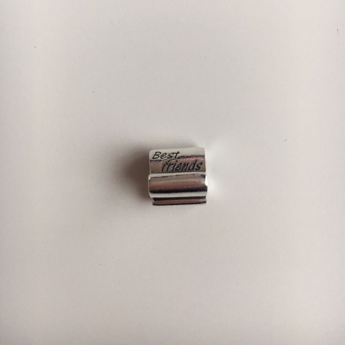 Гривни и Талисмани Pandora