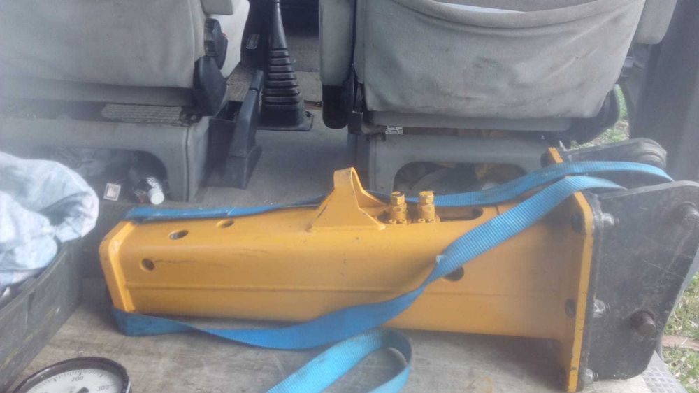 Picon hidraulic pentru utilaj de constructii