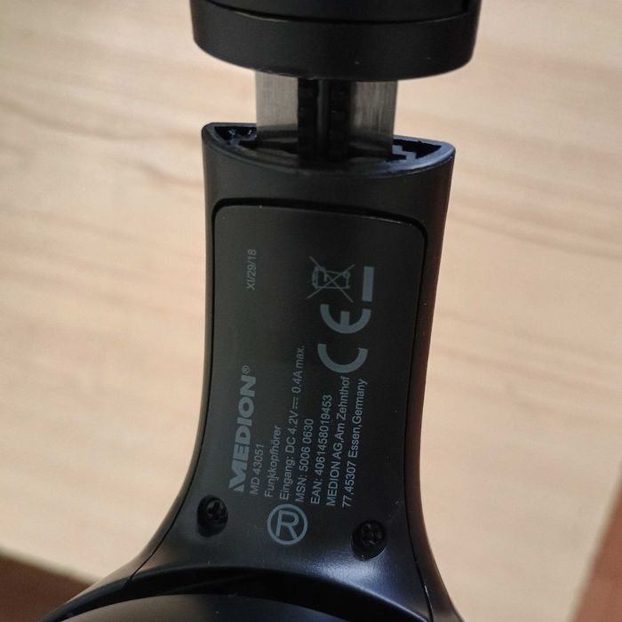Безжични слушалки Medion Life P62061( MD 43051), С докинг станция, 15 часа, 20м, Черни