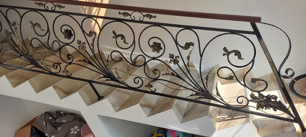 Execut la comanda porti, garduri, balcoane...