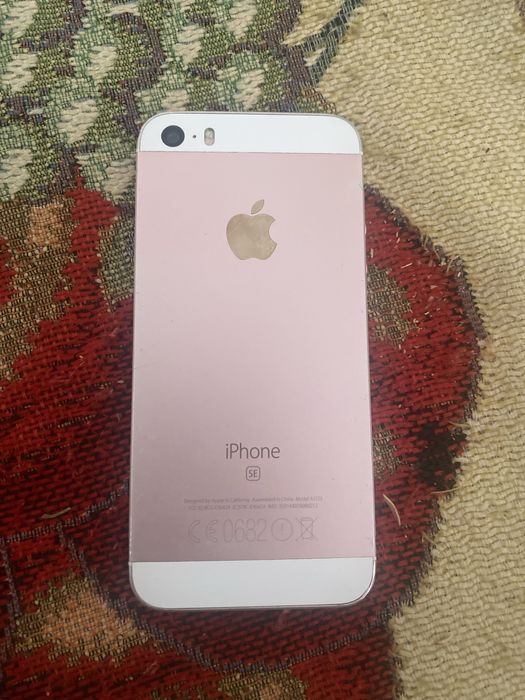 Iphone SE продается акб 79% 64гб