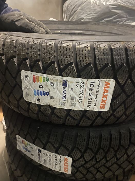 Зимние шины (липучка) Maxxis Premitra Ice 5 / SP5.
