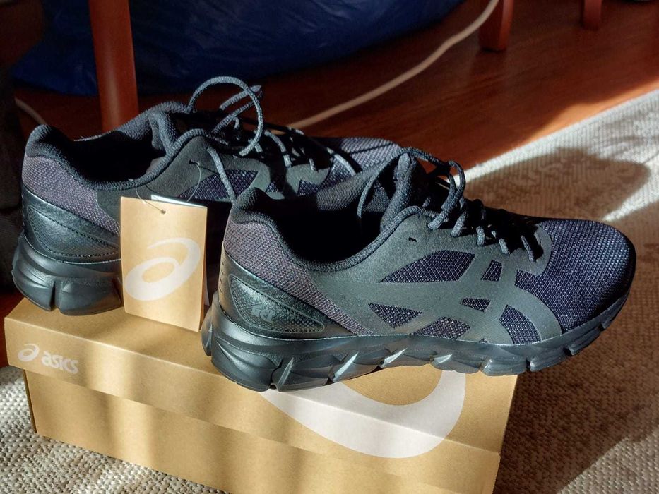 Мъжки маратонки "Asics".