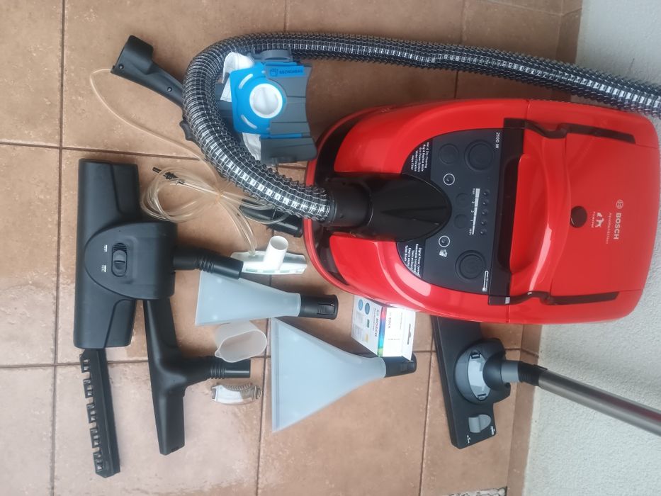 Aspirator Bosch  cu spălare 2100W