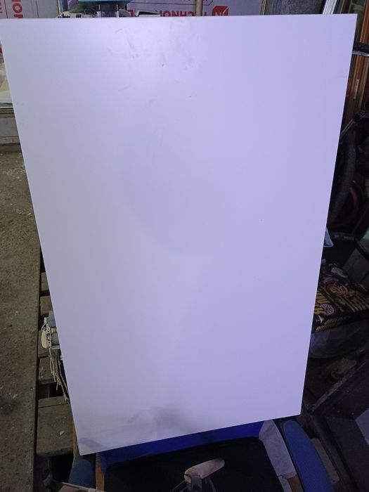 Продам столик EKEA белый