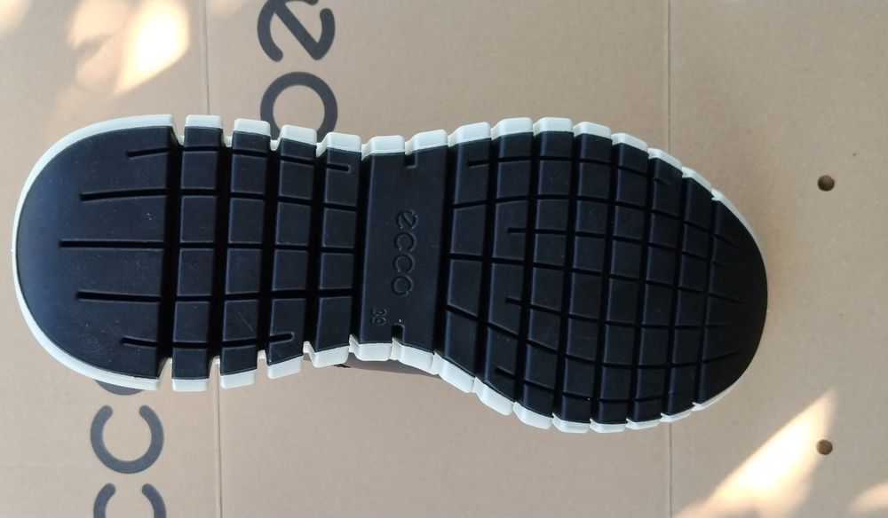 Pantofi barbati Ecco 39. Pielea naturala. Culoare neagra