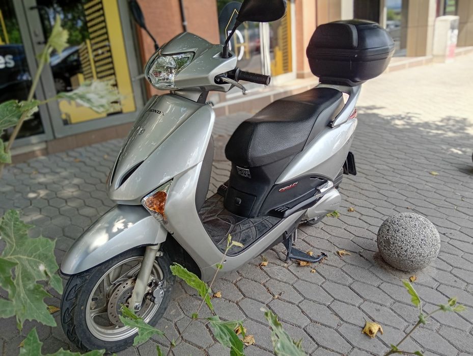 Скутер Honda lead 110