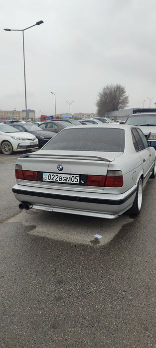 Продам БМВ е34 седан