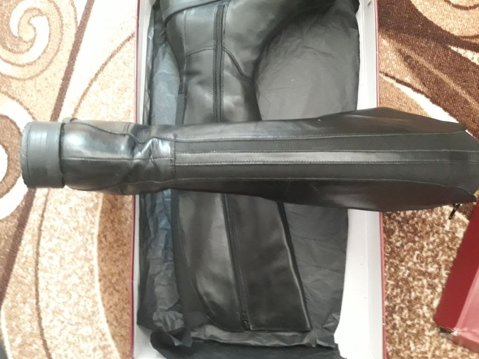 Дамски,топли ботуши от естествена кожа.Промо 100лв