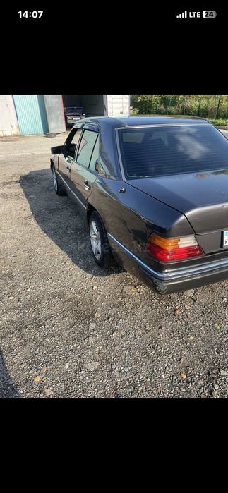 Продам мерседес 124
