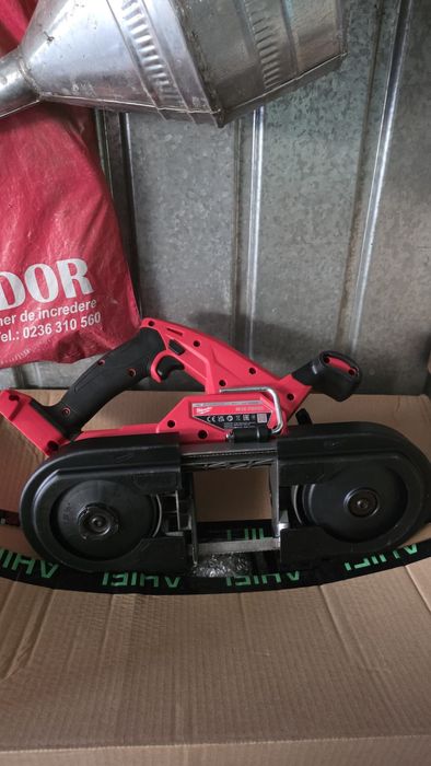 Milwaukee M18 FBS 85 fierastrau cu bandă 18V