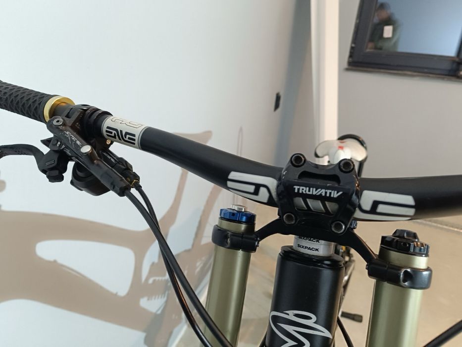 Santa Cruz V10 – RockShox BoXXer