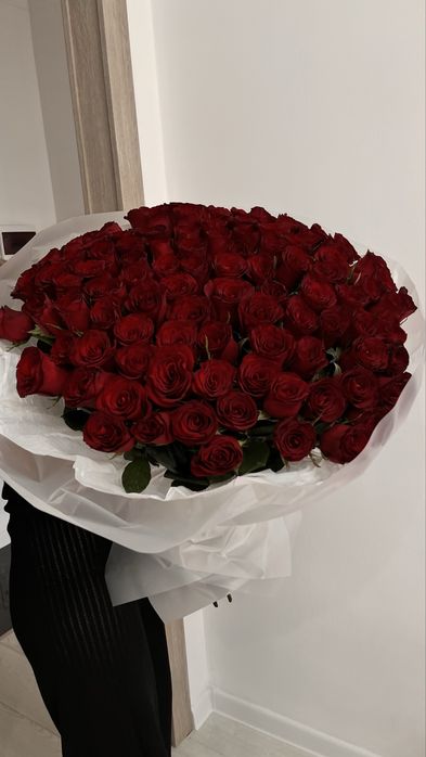 101 красных роз за 30.000
