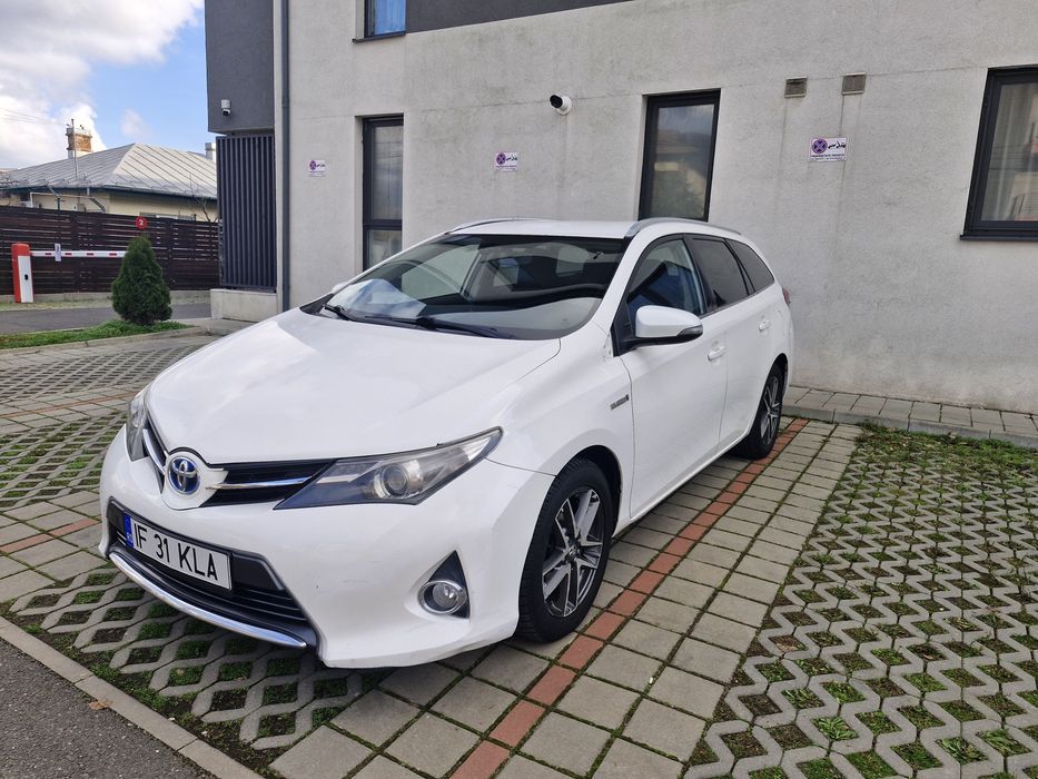 Toyota Auris Touring  Sports Hibrid Benzina /Electric