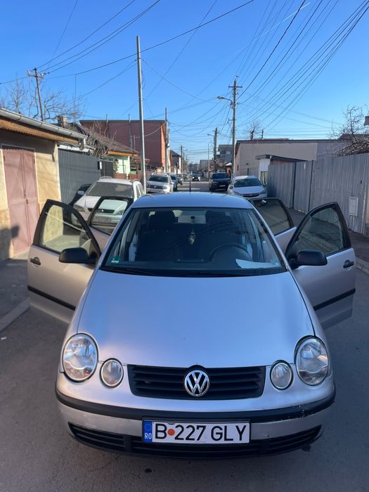 VOLKSWAGEN Polo