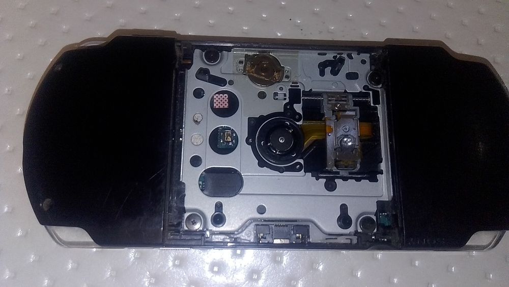 Продам PSP 1008 в нормальном состоянии
