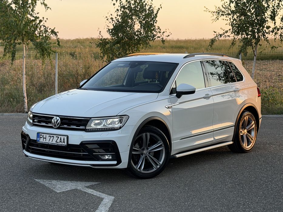 Volkswagen Tiguan R-Line 2020 2.0 TDI 150 cp / Bord-digital / Cameră / Distronic / Carlig electric / Plafon negru / Incalzire in scaune