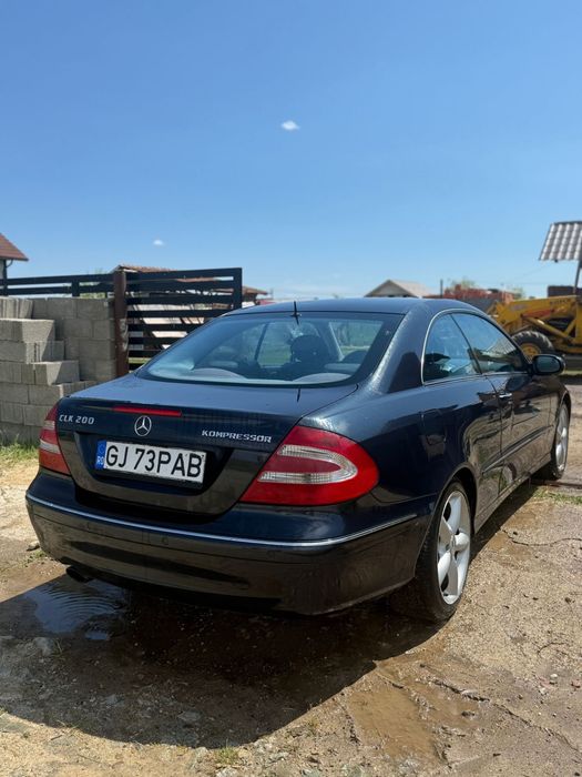 Vand/schimb Mercedes kompressor CLK 200 anvargart,2003,1.8 benzina.Pentru mai multe detalii astept mesajul dumneavoastra in privat.