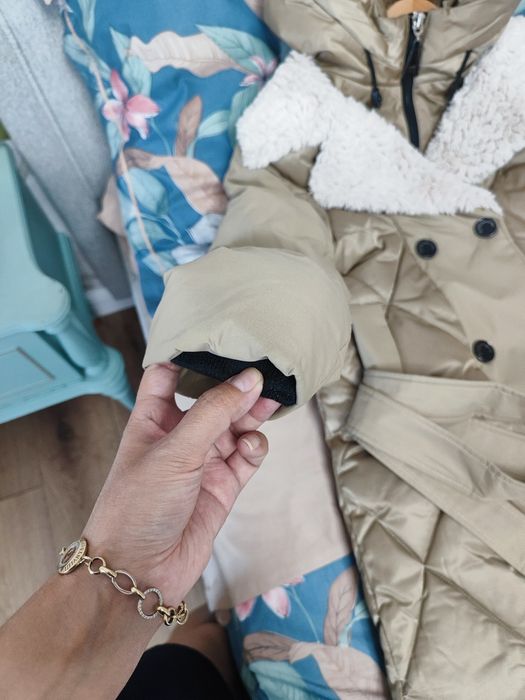 Продам пуховик зимний на девочку