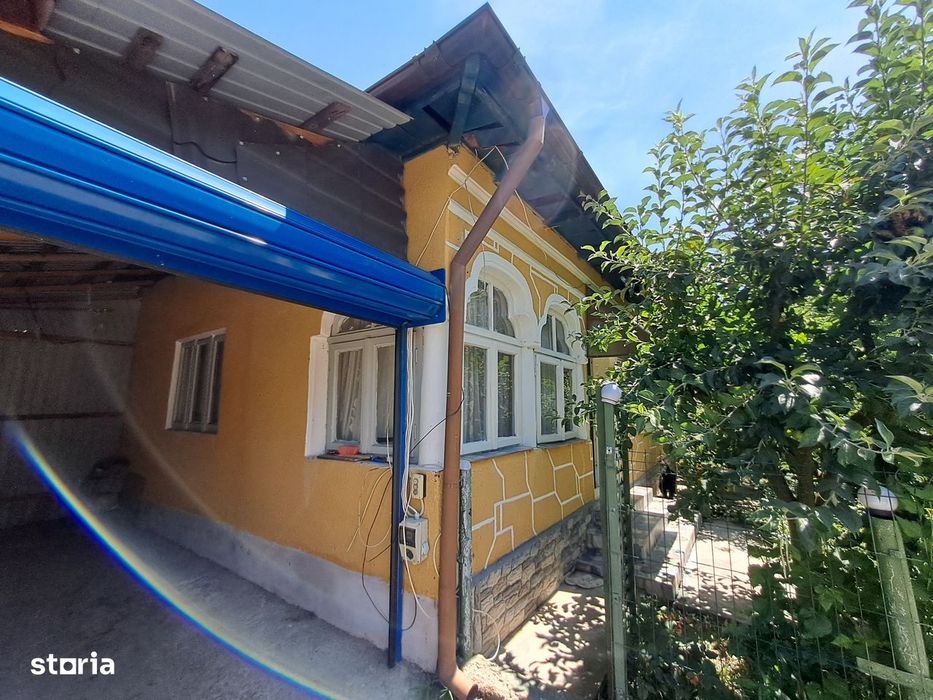 Vând/schimb casa Davidesti cu garsoniera Mioveni