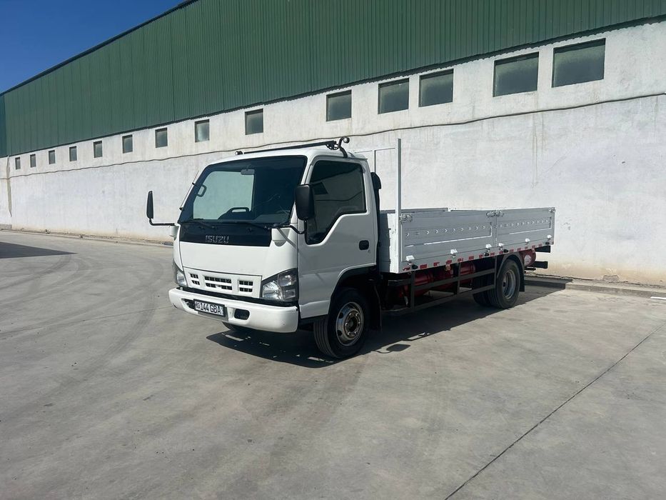 Isuzu yuk mashinasi sotiladi