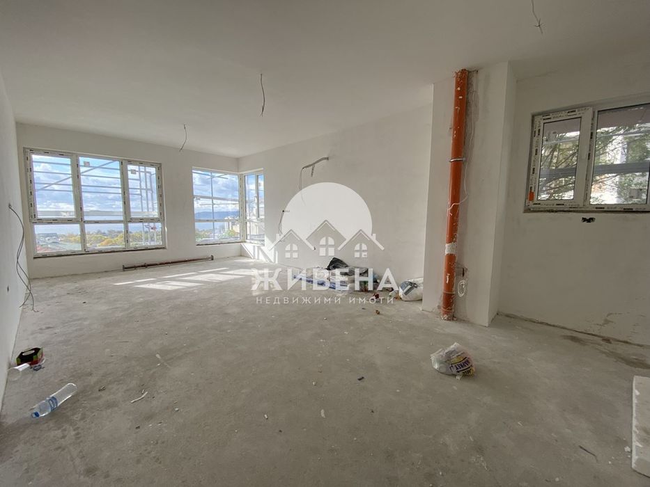 Продава се Двустаен апартамент в Варна, Бриз - 77 кв.м за 2572 €/кв.м - Снимка #1