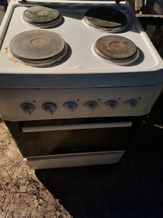 Продам электрическую плиту