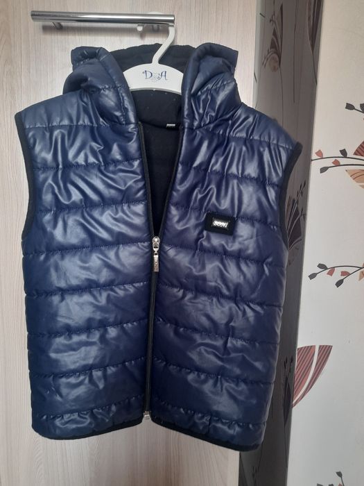 Продам жилетку на мальчика