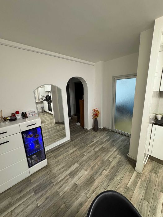 PROPRIETAR - Vanzare apartament 3 camere, 2 bai, 2 balcoane, intrare Racadau, etaj 1/8