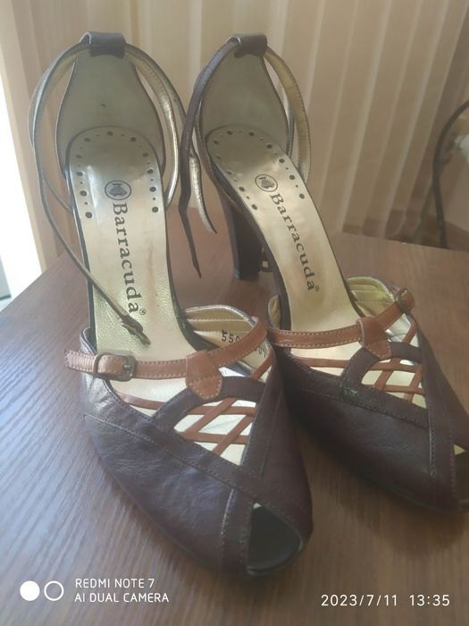 Продам женские туфли