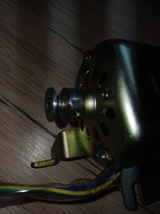 Motor masina de cusut casnica SINGER PRIVILEG  SANWA