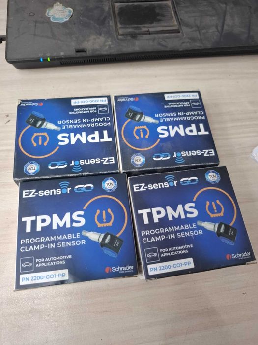 4 броя универсални, програмируеми TPMS датчици