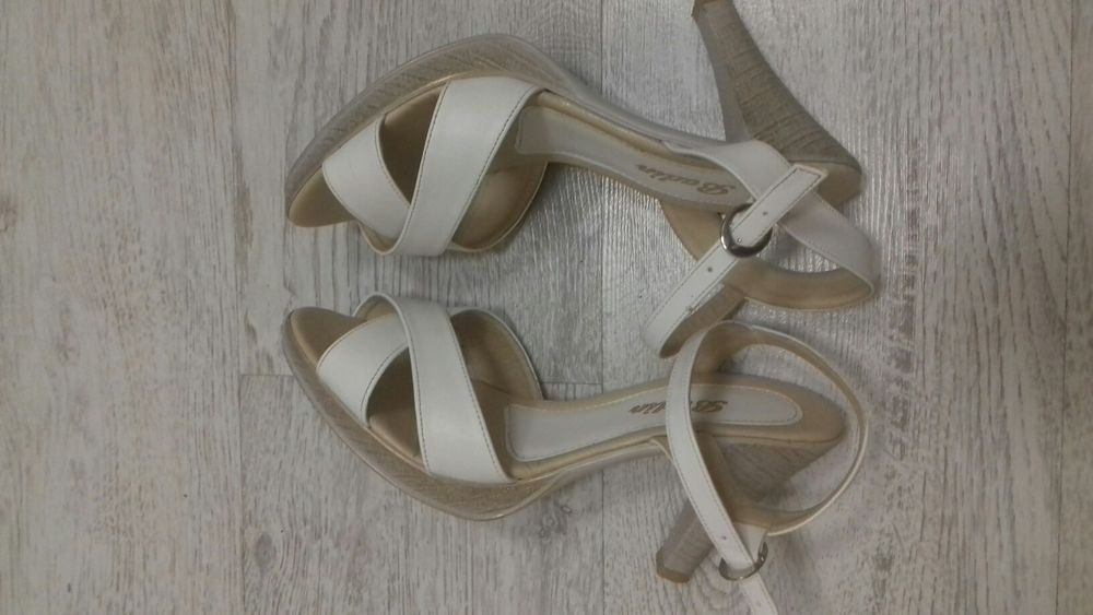 Дамски сандали