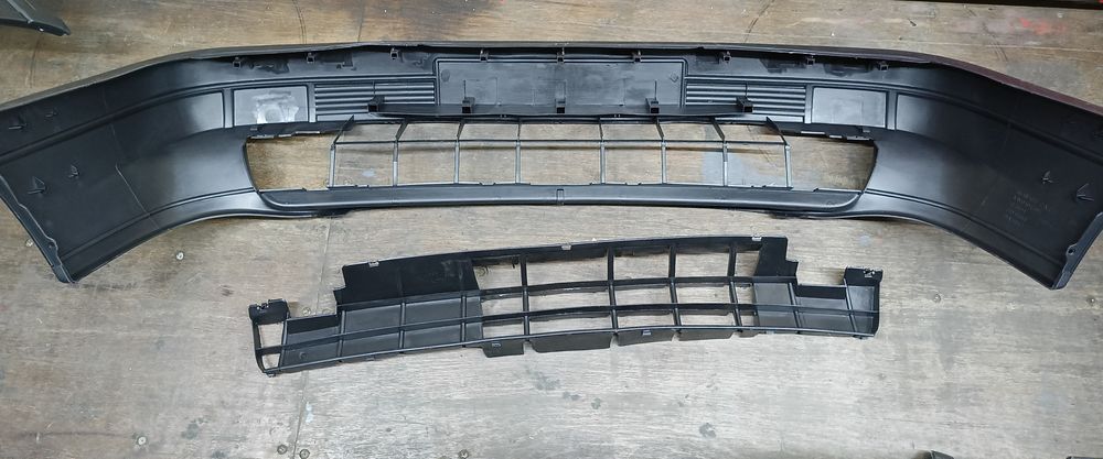 Бампер передний Volkswagen b3,улыбка