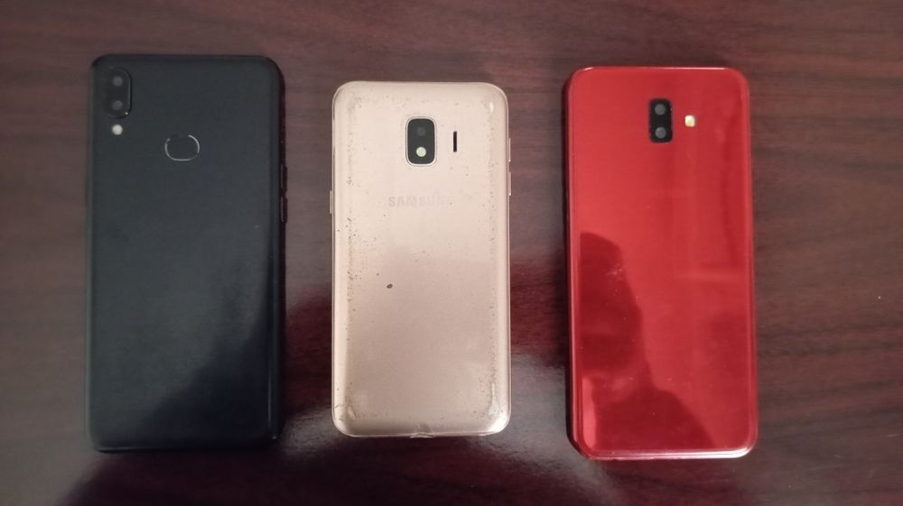 Samsung telefonlari ishlab turibdi