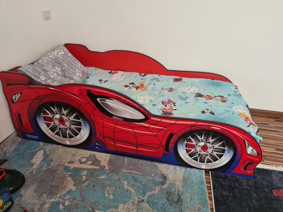 Vând pat copii spiderman