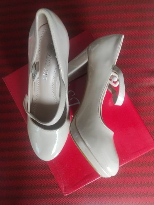 Pantofi damă noi în ambalaj, cu talpă și toc înalt, numărul 35.
