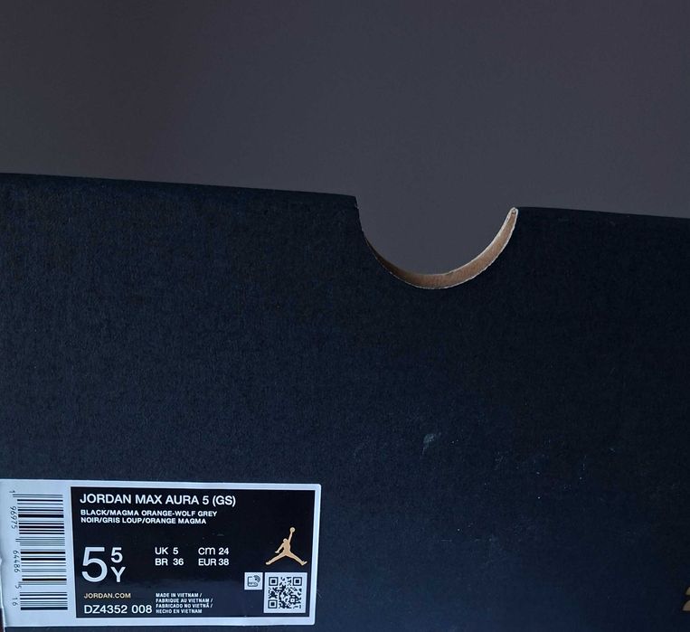 JORDAN MAX AURA 5 (GS) Marime 38