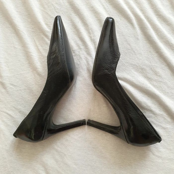 Pantofi cu toc negri din piele