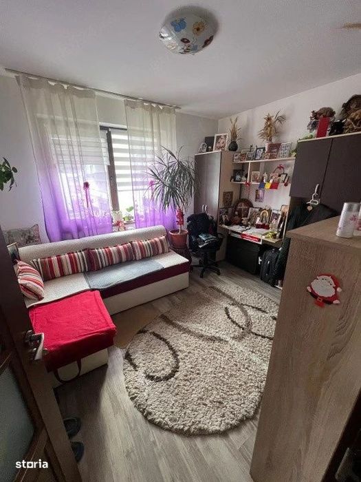 Apartament cu 3 camere, 59 mp, parcare, zona Terra