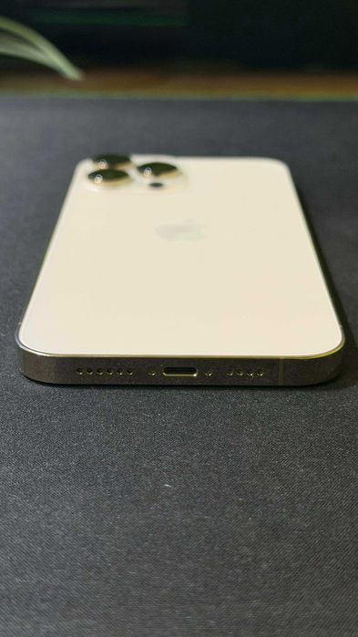 iPhone 13 Pro Max 256GB + подарък калъфи и слушалки