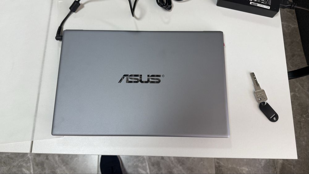 Продается новый ноутбук Asus
