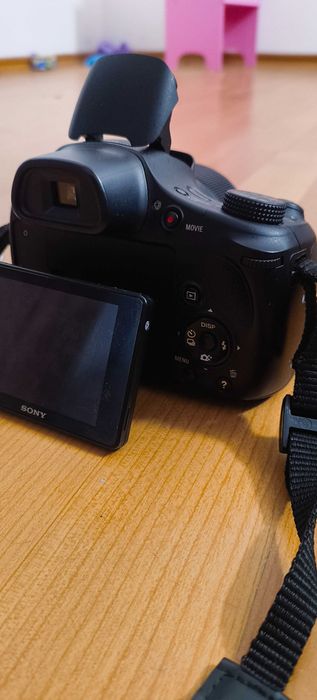 Sony DSC-HX300 se vinde cu tot ce se vede în poze